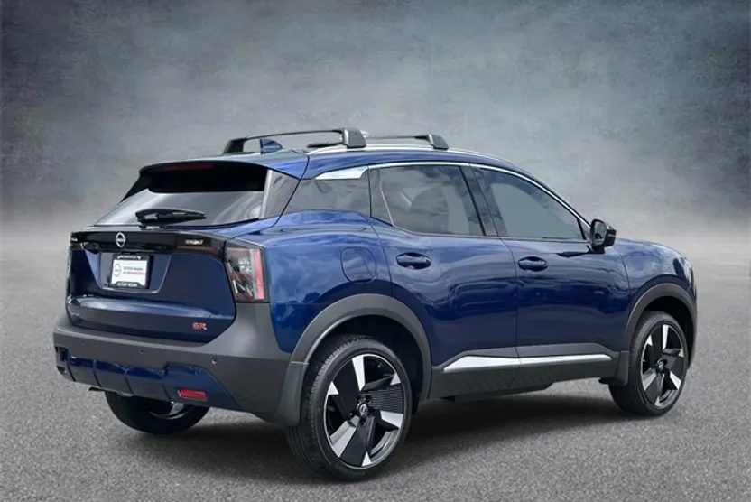 2025 Nissan Kicks SR photo 1
