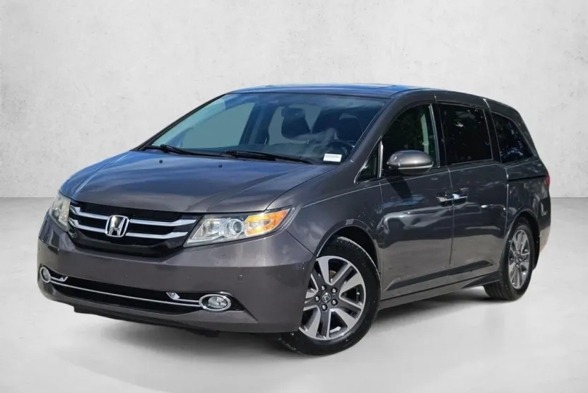 2014 Honda Odyssey Touring photo 1