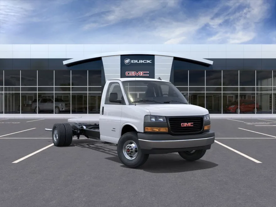 2025 Gmc Savana Cutaway 3500 photo 1