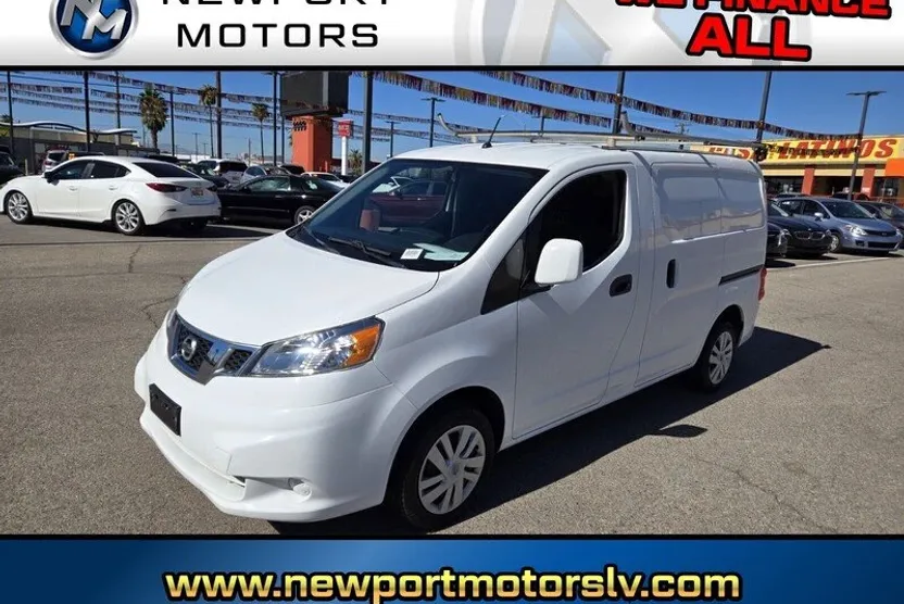 2017 Nissan NV200 SV photo 1