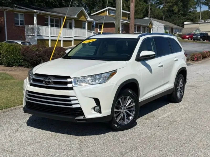 2019 Toyota Highlander XLE Sport photo 1