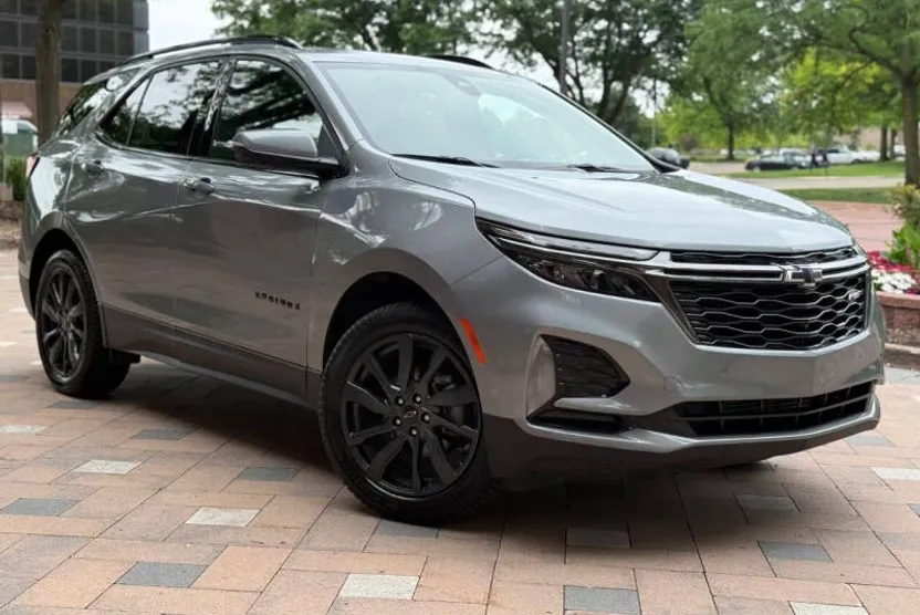 2023 Chevrolet Equinox RS photo 1