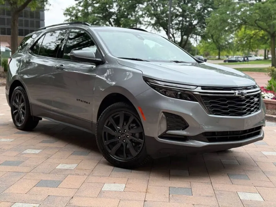 2023 Chevrolet Equinox RS photo 1