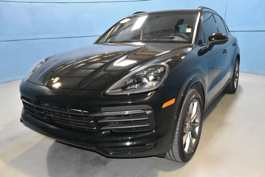 2023 Porsche Cayenne S Platinum Edition photo 1