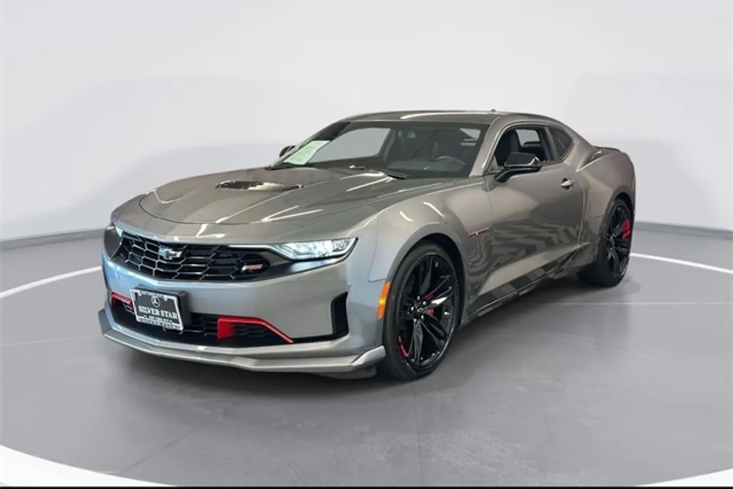 2022 Chevrolet Camaro LT1 photo 1
