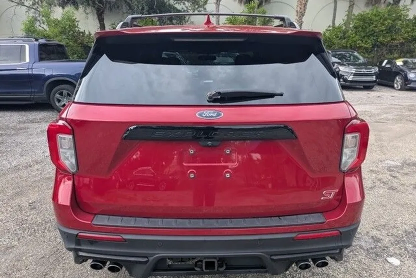 2020 Ford Explorer ST photo 1