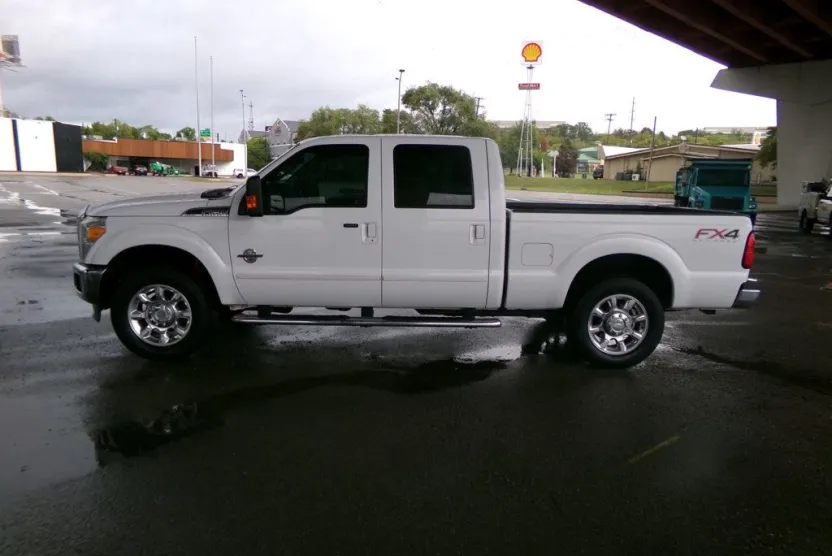 2014 Ford F-250 Lariat photo 1