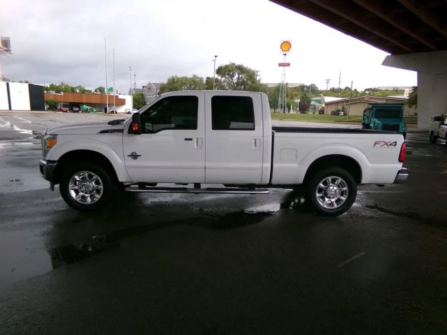 2014 Ford F-250 Lariat photo 1