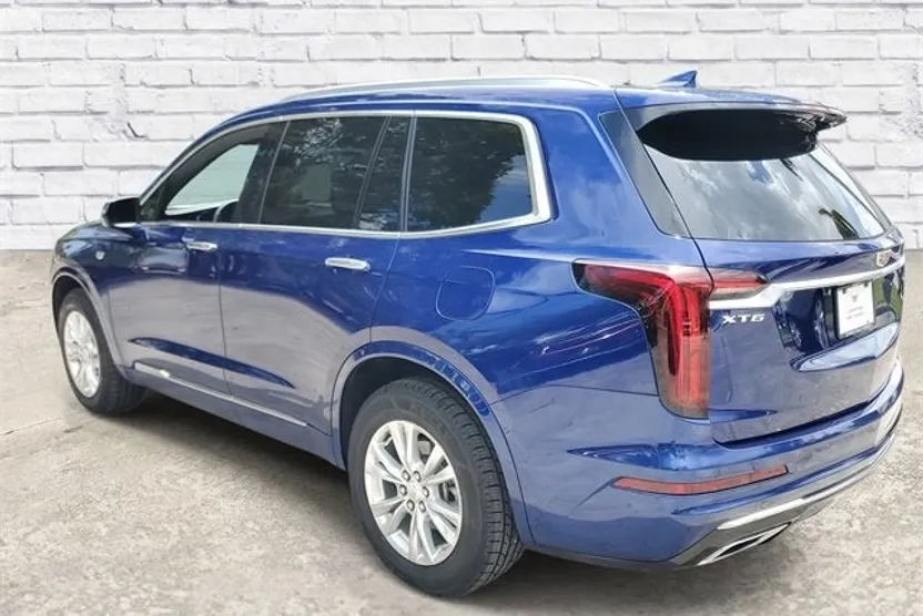 2023 Cadillac XT6 Luxury photo 1