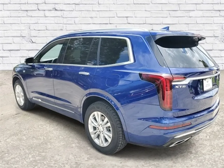 2023 Cadillac XT6 Luxury photo 1