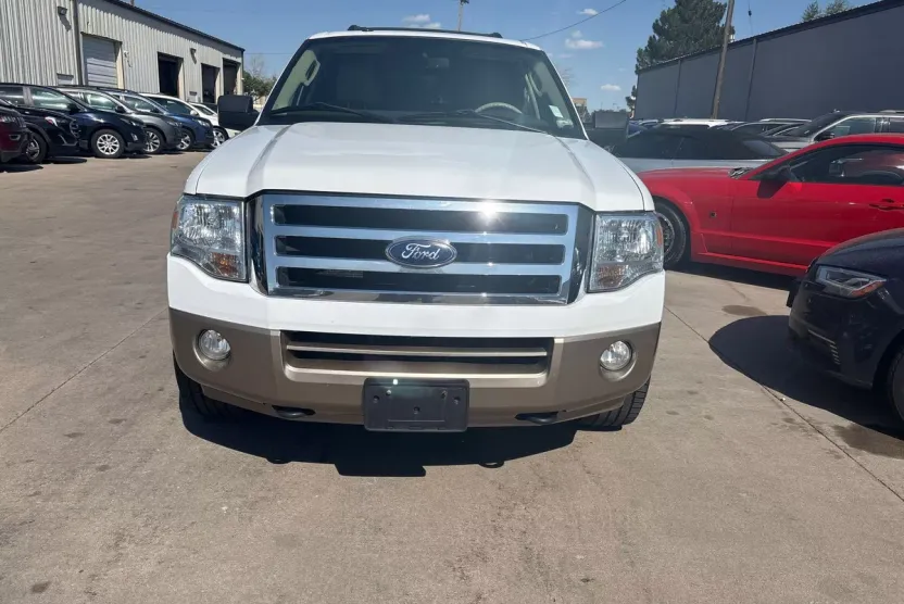 2013 Ford Expedition EL XLT photo 1