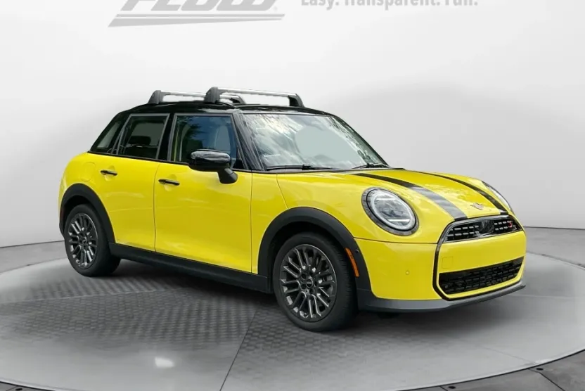2025 Mini Cooper Hardtop S photo 1
