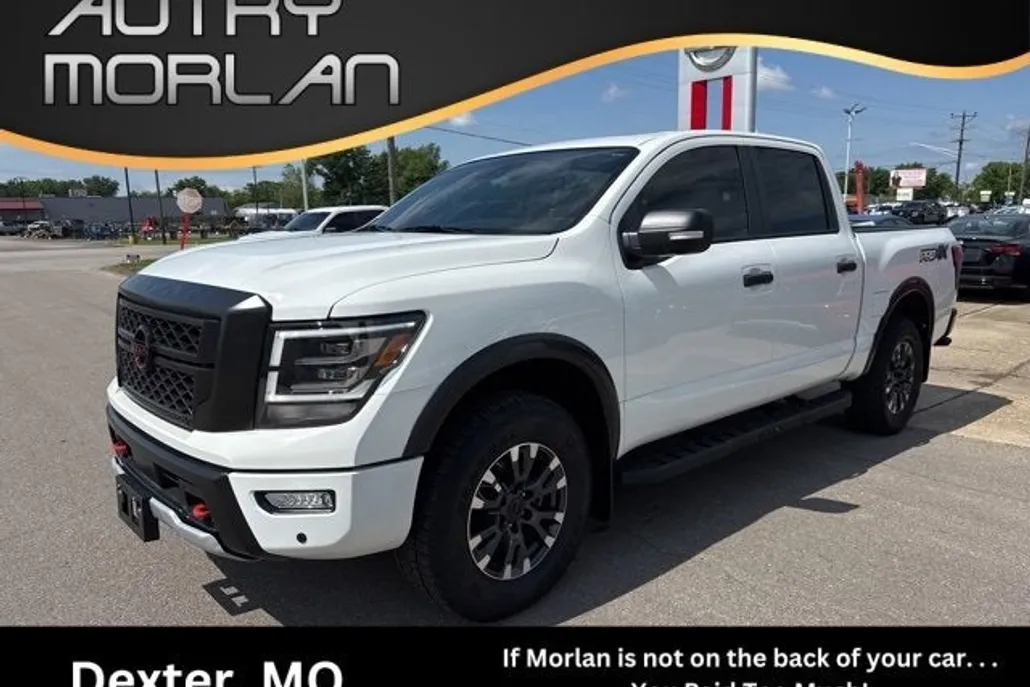 2024 Nissan Titan PRO-4X photo 1