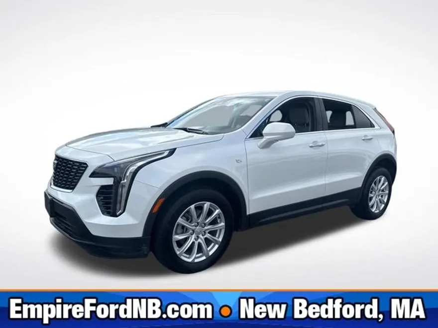 2023 Cadillac XT4 Luxury photo 1