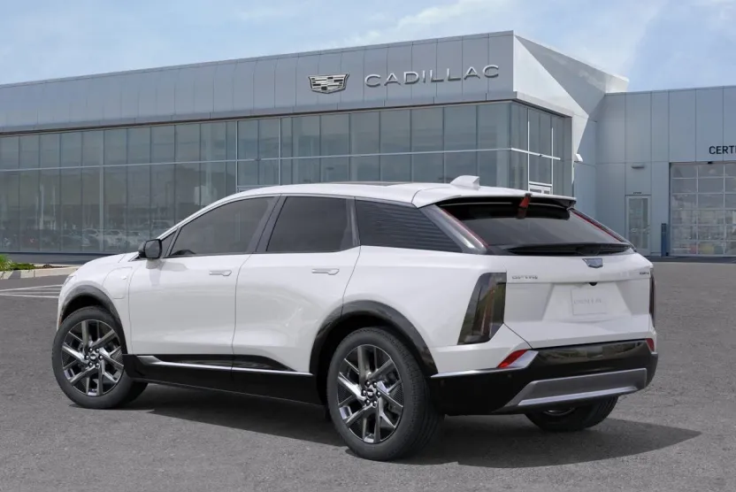 2025 Cadillac Optiq Luxury photo 1