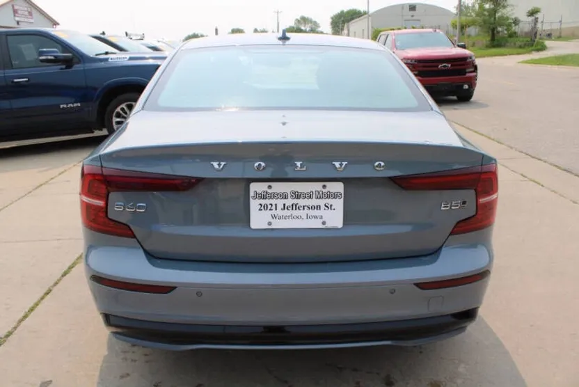 2024 Volvo S60 B5 Plus photo 1