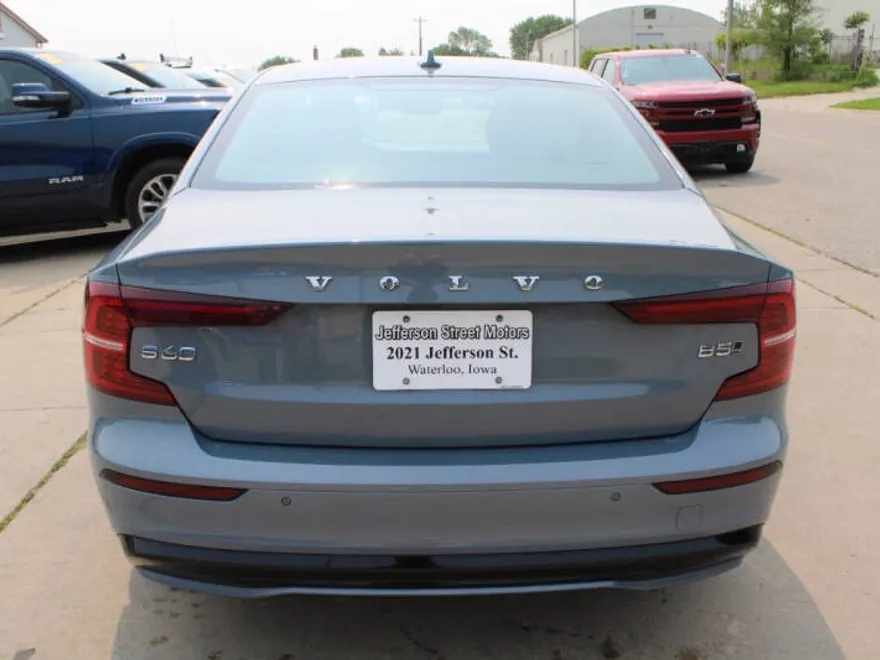 2024 Volvo S60 B5 Plus photo 1