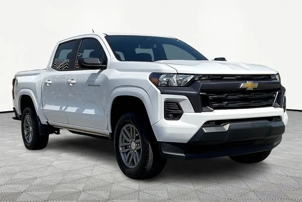 2023 Chevrolet Colorado LT photo 1