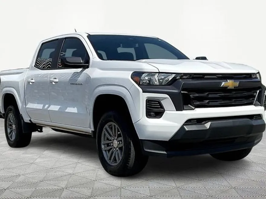 2023 Chevrolet Colorado LT photo 1