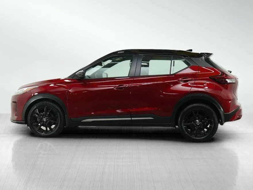 2021 Nissan Kicks SR photo 1