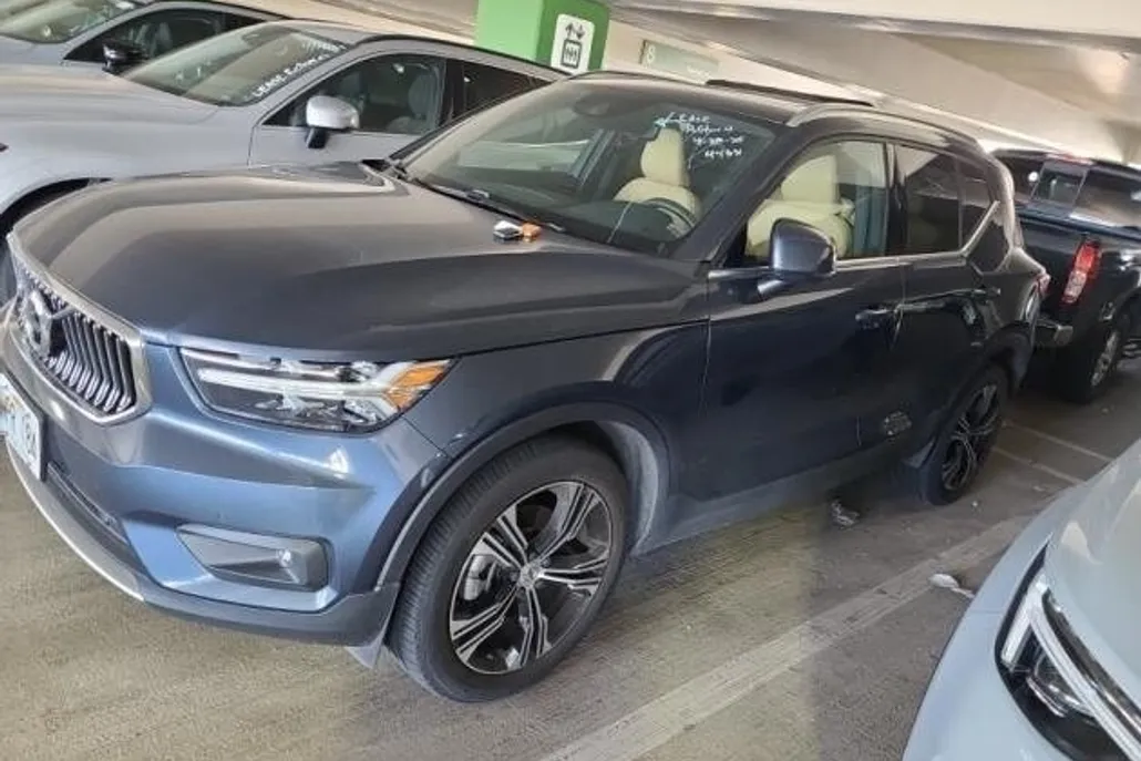 2022 Volvo XC40 Inscription photo 1