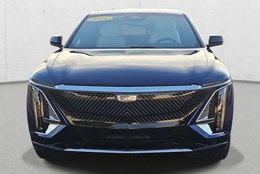 2024 Cadillac Lyriq Luxury photo 1