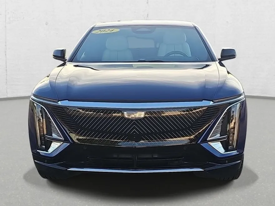 2024 Cadillac Lyriq Luxury photo 1