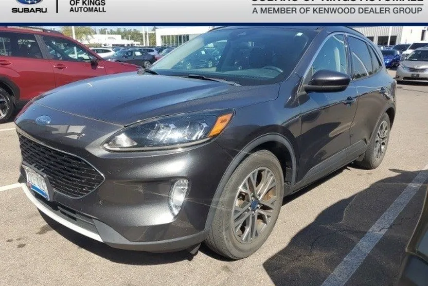 2020 Ford Escape SEL photo 1