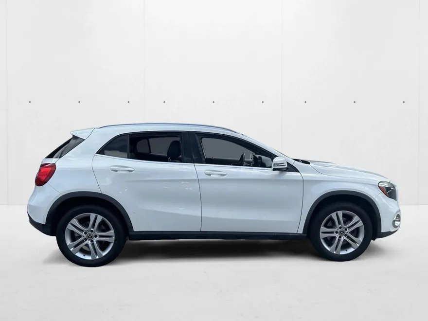 2018 Mercedes Benz GLA 250 photo 1