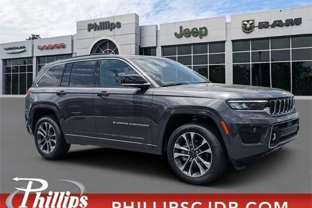2025 Jeep Grand Cherokee Overland photo 1