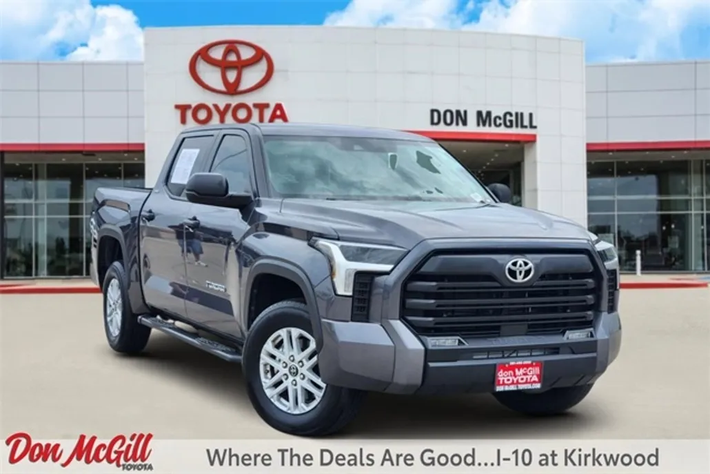 2024 Toyota Tundra SR5 photo 1