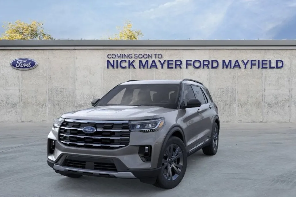 2025 Ford Explorer photo 1