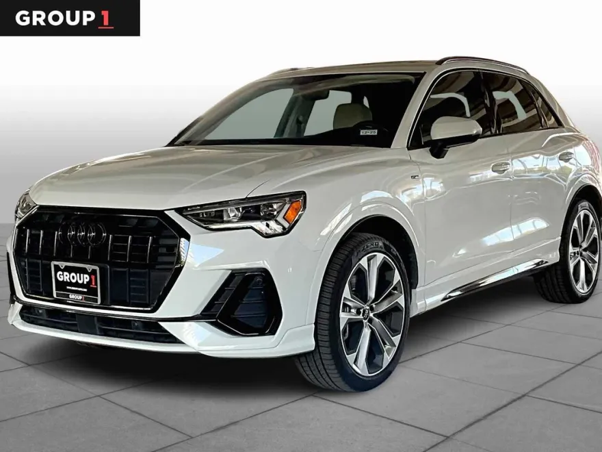 2020 Audi Q3 S line Premium Plus photo 1