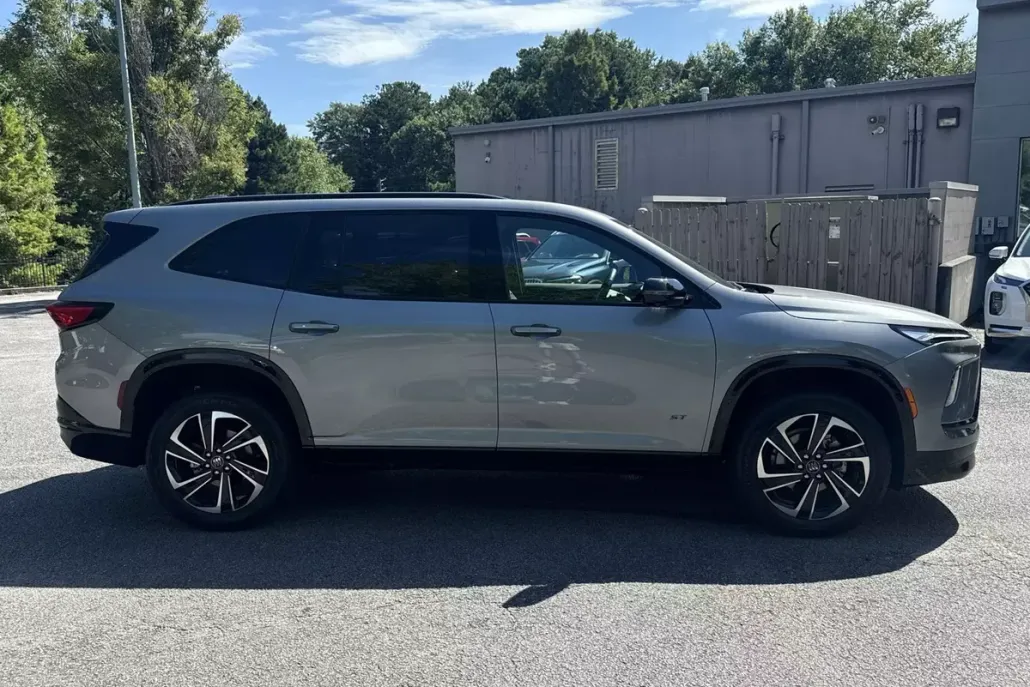 2025 Buick Enclave Sport Touring photo 1