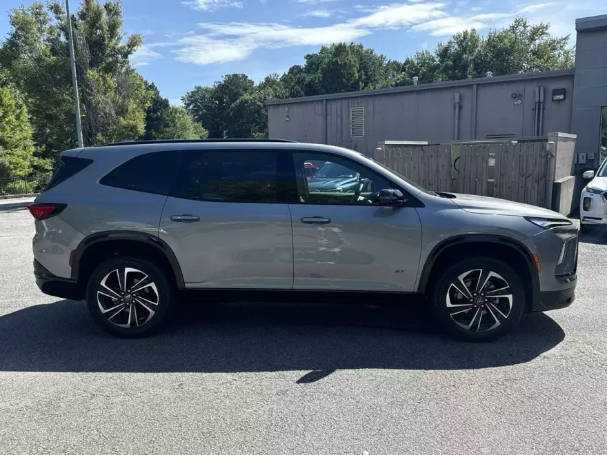 2025 Buick Enclave Sport Touring photo 1