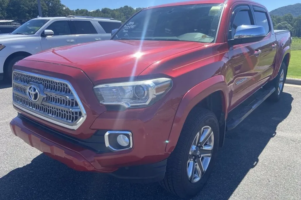 2016 Toyota Tacoma SR V6 photo 1