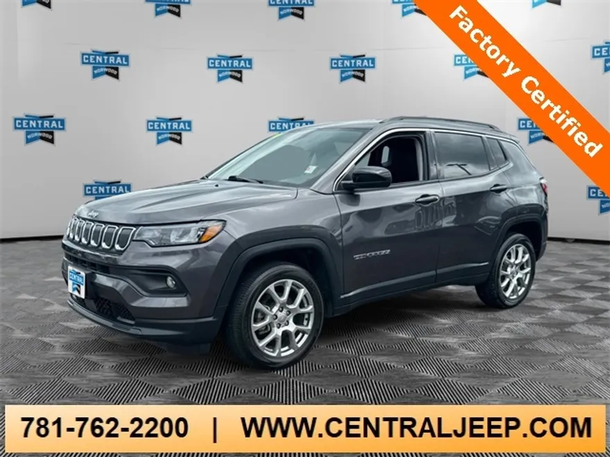 2022 Jeep Compass Latitude Lux photo 1