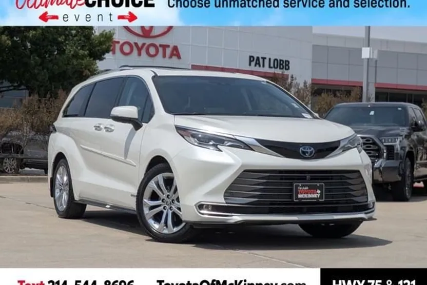 2021 Toyota Sienna Platinum photo 1