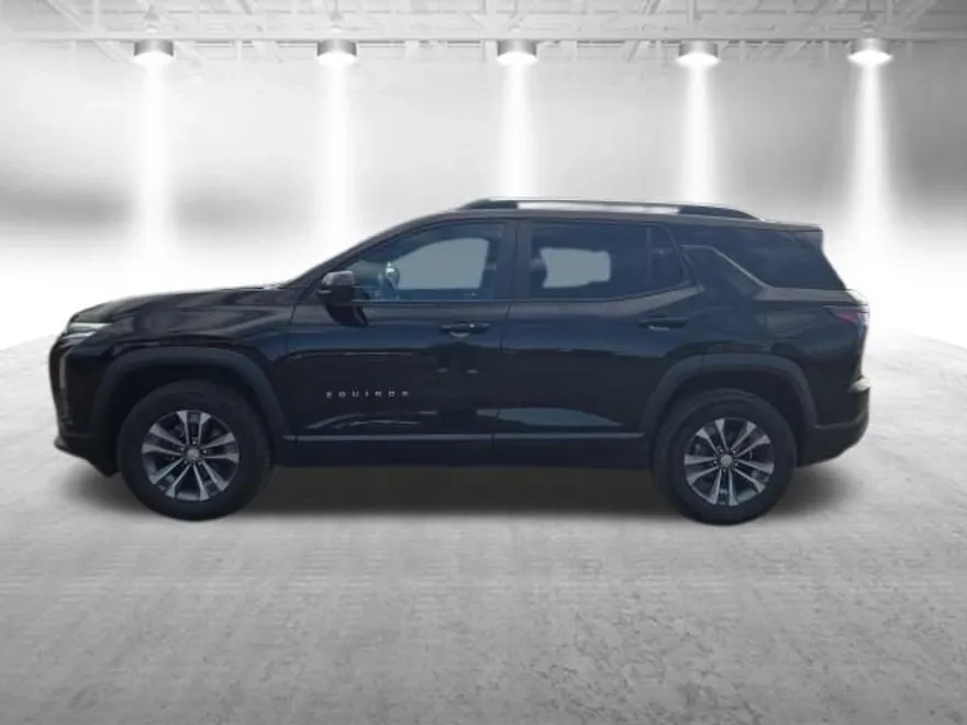2025 Chevrolet Equinox LT photo 1
