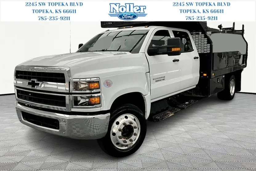 2022 Chevrolet Silverado 4500HD Work Truck photo 1