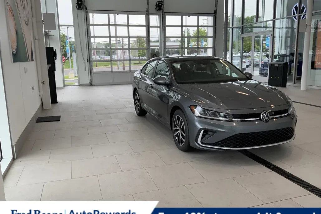 2025 Volkswagen Jetta 1.5T SE photo 1