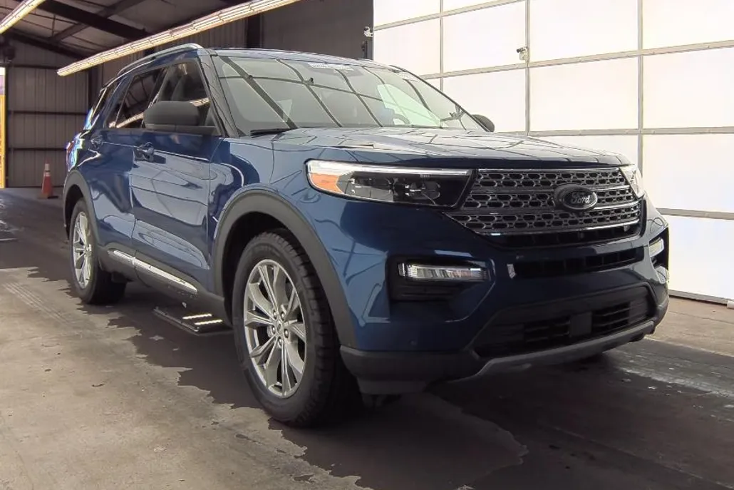 2022 Ford Explorer photo 1