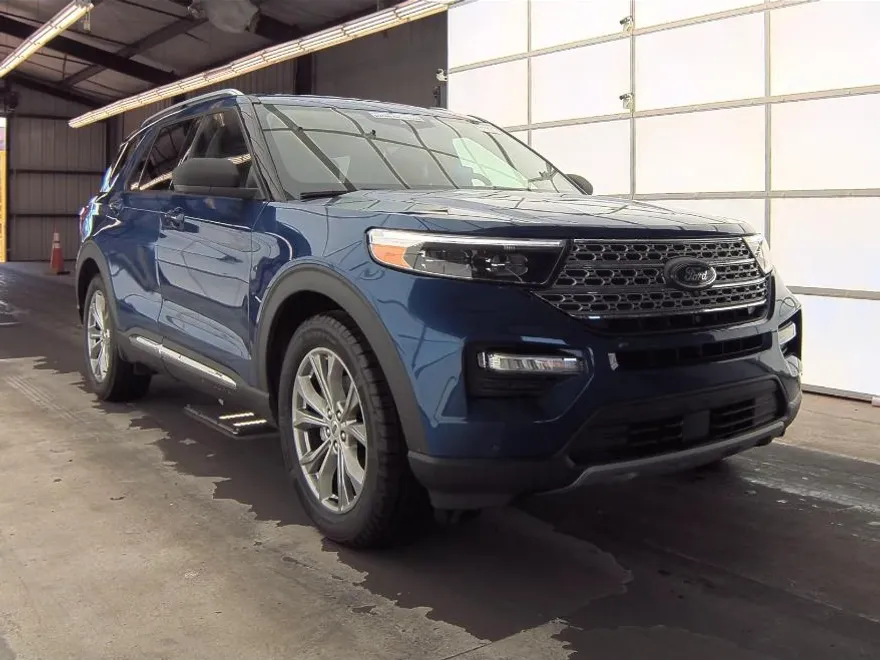 2022 Ford Explorer photo 1