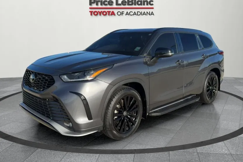 2023 Toyota Highlander Platinum photo 1