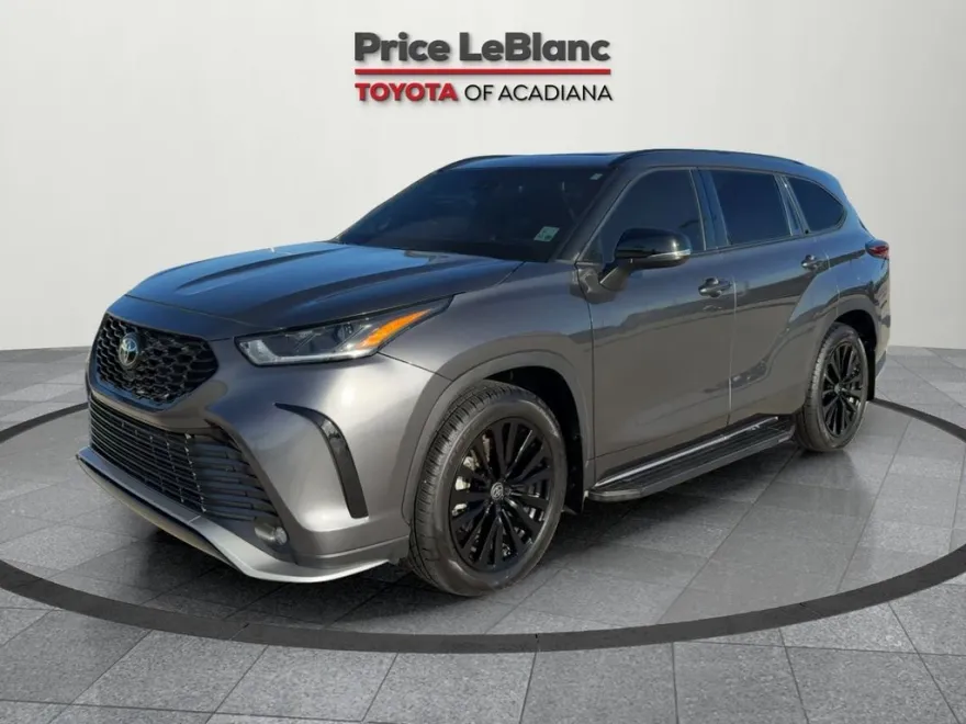 2023 Toyota Highlander Platinum photo 1
