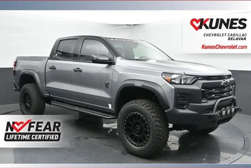 2025 Chevrolet Colorado Trail Boss photo 1