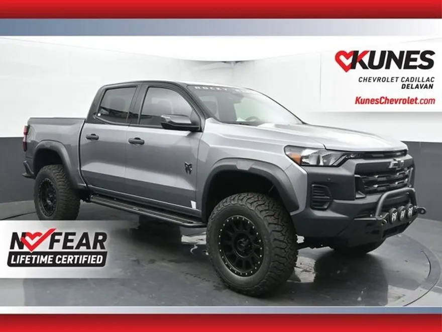 2025 Chevrolet Colorado Trail Boss photo 1