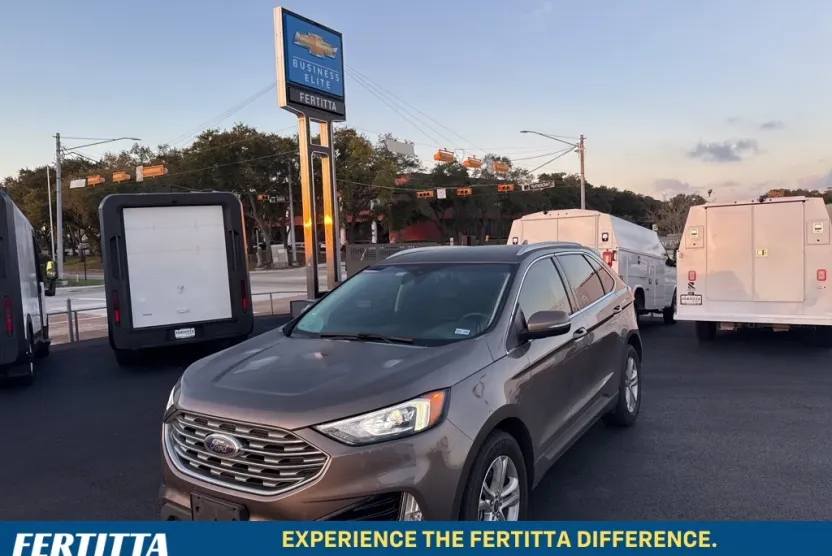 2019 Ford Edge SEL photo 1