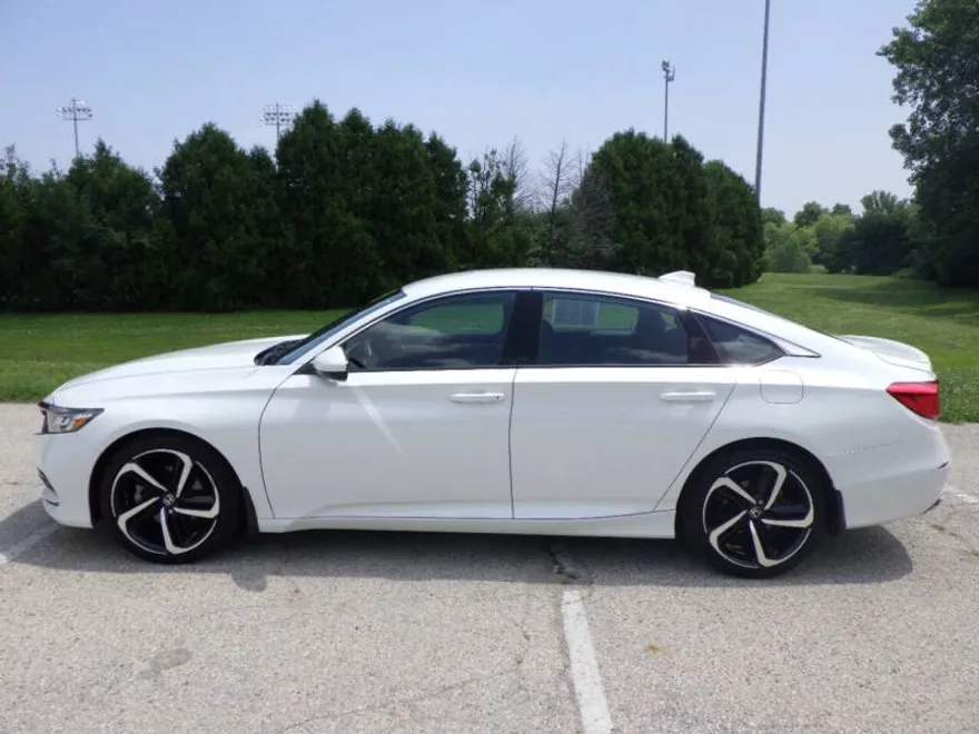 2019 Honda Accord Sport photo 1