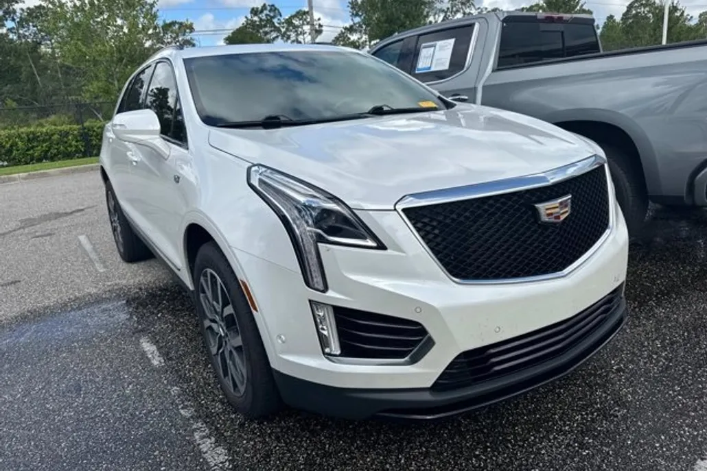 2021 Cadillac XT5 Sport photo 1
